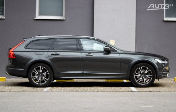 Volvo V90 CC D4 2.0L Pro AWD / 140kW / A8 / ZÁRUKA / AJ NA SPLÁTKY / PROTIÚČET 2020 šedá