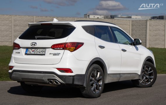 Hyundai Grand Santa Fe 2.2 CRDi 4x4 Xpossible, 147 kW, A6 / AJ NA SPLÁTKY / PROTIÚČET / 2017 bílá