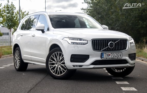 Volvo XC90 2.0 B5 AWD 7m / 173kW / A8 / ZÁRUKA / AJ NA SPLÁTKY / PROTIÚ 2021 bílá
