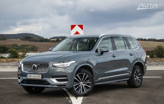 Volvo XC90 Recharge T8 AWD Inscription 294kW AT/8 - 7 Miest / AJ NA SPLÁTKY / PROTIÚČET 2021 - hlavní pohled