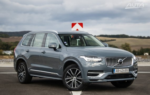 Volvo XC90 Recharge T8 AWD Inscription 294kW AT/8 - 7 Miest / AJ NA SPLÁTKY / PROTIÚČET 2021 šedá