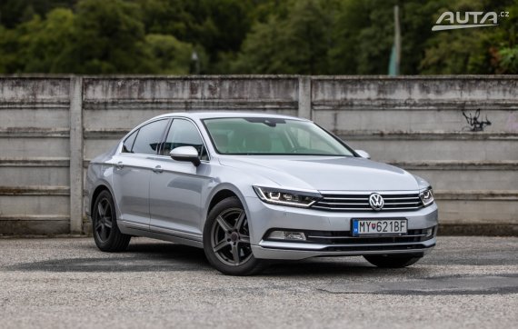 Volkswagen Passat 2.0 TDI BMT Highline 110kW AT/6 2016 / AJ NA SPLÁTKY / PROTIÚČET 2016 stříbrná metalíza