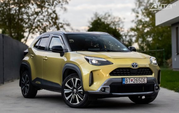 Toyota Yaris Cross 1.5 Hybrid Premiere Edition / 68kW / CVT / ZÁRUKA / AJ NA SPLÁTKY / PROTIÚČE 2021 žlutá