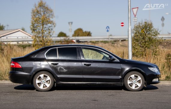 Škoda Superb 2.0 TDI DSG / 103kW / A6 / ZÁRUKA / AJ NA SPLÁTKY / PROTIÚČET 2011 černá