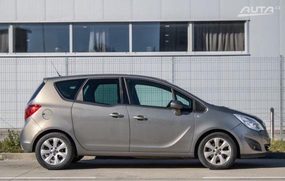 Opel Meriva 1.4 16V 74kW MT/5 2013 / AJ NA SPLÁTKY / PROTIÚČET 2013 hnědá