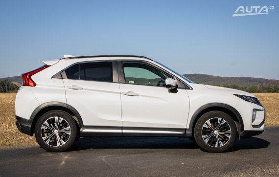 Mitsubishi Eclipse Cross 1.5T MIVEC CVT 4WD, 120 kW, A1. / AJ NA SPLÁTKY / PROTIÚČET / 2018 bílá