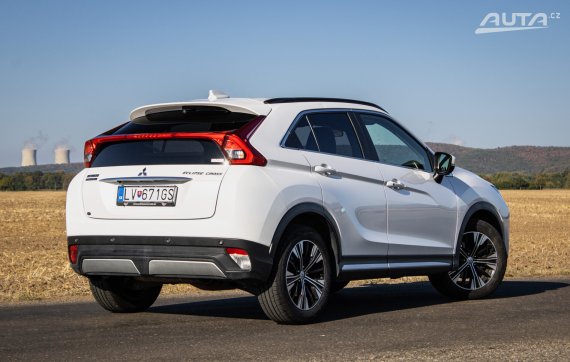 Mitsubishi Eclipse Cross 1.5T MIVEC CVT 4WD, 120 kW, A1. / AJ NA SPLÁTKY / PROTIÚČET / 2018 bílá