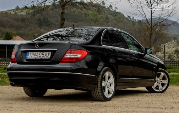 Mercedes-Benz C 200 W204 CDI Avantgarde / 100kW / A7 / AJ NA SPLÁTKY / PROTIÚČET 2012 černá