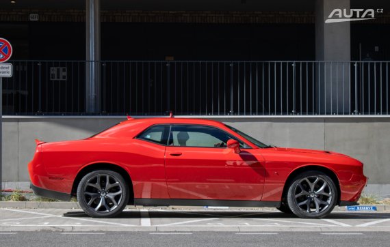 Dodge Challenger 3.6 SXT / 227kW / A8 / ZÁRUKA / AJ NA SPLÁTKY / PROTIÚČET 2019 červená