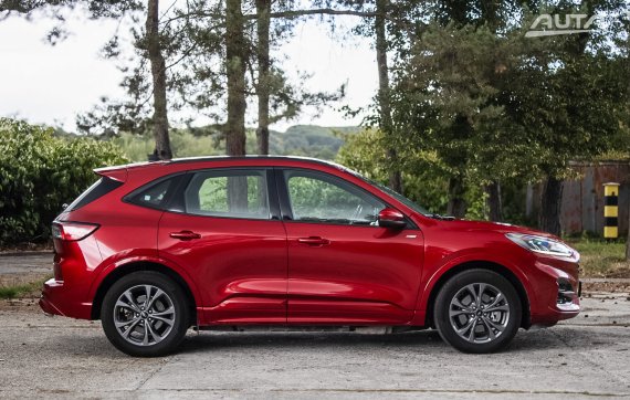 Ford Kuga 2.5 Duratec PHEV ST-Line 165kW / AJ NA SPLÁTKY / PROTIÚČET 2021 červená