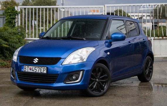 Suzuki Swift 1.2 69kW MT/5 2016 / AJ NA SPLÁTKY / PROTIÚČET 2016 - hlavní pohled