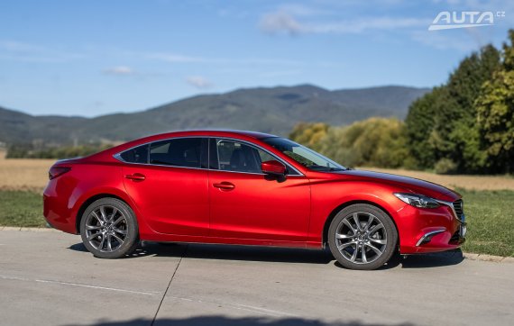 Mazda 6 2.5 Skyactiv-G Revolution TOP 2016 AT 141kW / AJ NA SPLÁTKY / PROTIÚČET 2016 červená