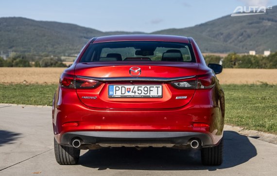 Mazda 6 2.5 Skyactiv-G Revolution TOP 2016 AT 141kW / AJ NA SPLÁTKY / PROTIÚČET 2016 červená