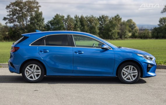 Kia Ceed 2019 73kW MT/6 2019 modrá
