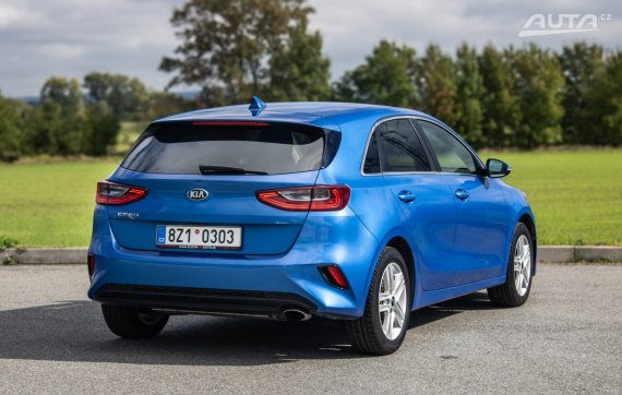 Kia Ceed 2019 73kW MT/6 2019 modrá