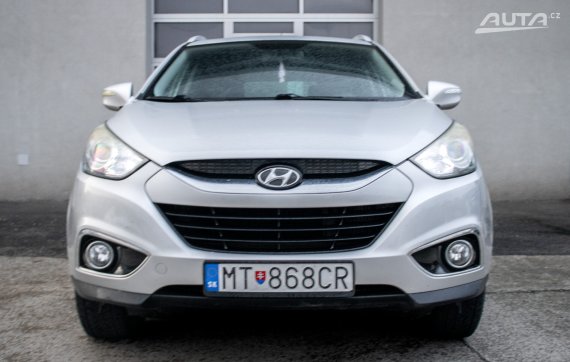 Hyundai ix35 2.0 CRDi VGT / 135kW / A6 / AJ NA SPLÁTKY / PROTIÚČET 2010 stříbrná metalíza