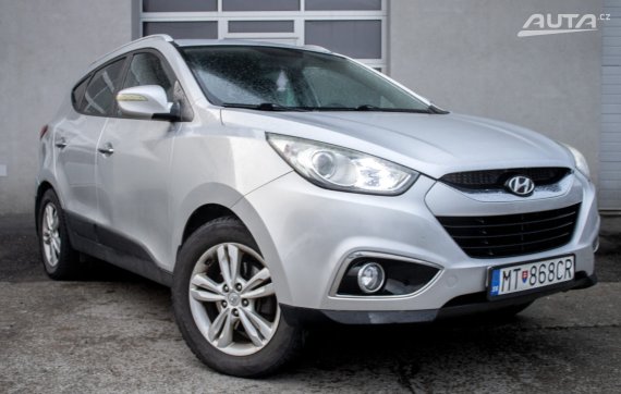 Hyundai ix35 2.0 CRDi VGT / 135kW / A6 / AJ NA SPLÁTKY / PROTIÚČET 2010 stříbrná metalíza