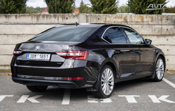 Škoda Superb 2.0 TDI L&amp;K 4x4 DSG, 140kW (2018) 2018 hnědá