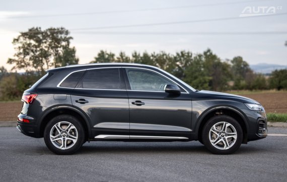 Audi Q5 2022 AWD 150kW 2022 šedá