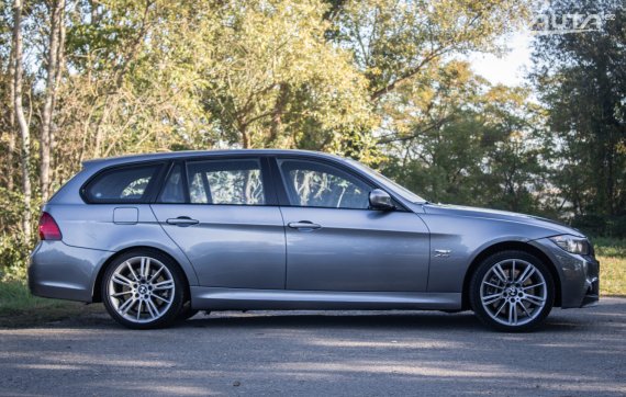 BMW Rad 3 Touring 330d  xDrive A/T E91, 180kW, A6 / AJ NA SPLÁTKY / PROTIÚČET / 2009 šedá