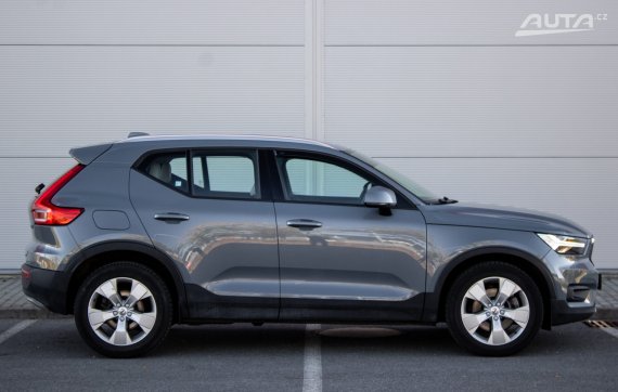 Volvo XC40 B4 AWD / 145kW / A8 / ZÁRUKA / AJ NA SPLÁTKY / PROTIÚČET 2020 šedá