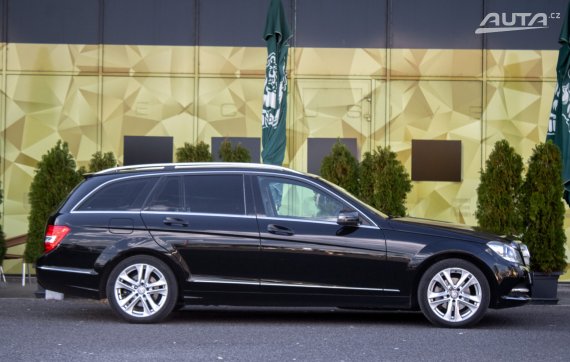 Mercedes-Benz C trieda Kombi W204  220CDI Avantgarde / 125kW / M6 / ZÁRUKA / AJ NA SPLÁTKY / PROTIÚČET 2013 černá