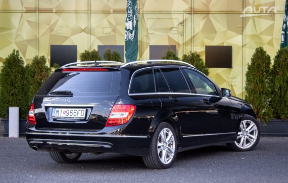 Mercedes-Benz C trieda Kombi W204  220CDI Avantgarde / 125kW / M6 / ZÁRUKA / AJ NA SPLÁTKY / PROTIÚČET 2013 černá