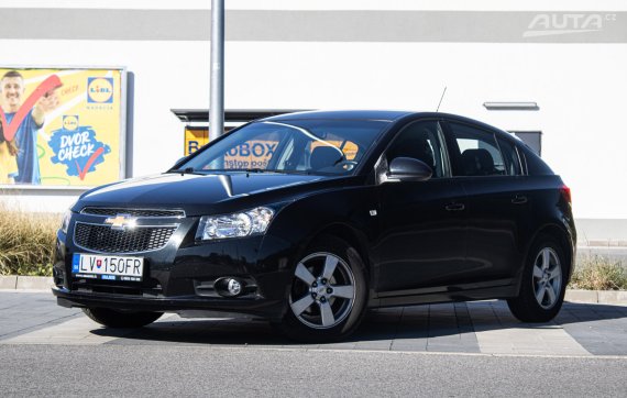 Chevrolet Cruze 1.6, 91kW (2012) / AJ NA SPLÁTKY / PROTIÚČET / 2012 - hlavní pohled