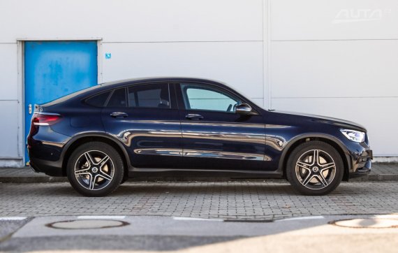 Mercedes-Benz GLC SUV 300 d 4MATIC AMG Line 190kW 180kW 2022 / AJ NA SPLÁTKY / PROTIÚČET 2022 modrá