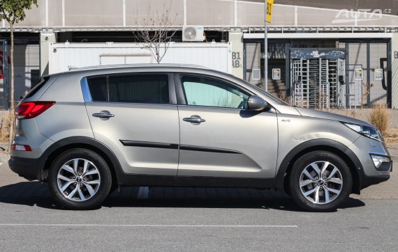Kia Sportage 2.0 CRDi Platinum 4x4 A/T, 100kW (2015) / AJ NA SPLÁTKY / PROTIÚČET / 2015 šedá
