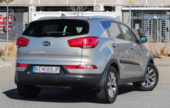 Kia Sportage 2.0 CRDi Platinum 4x4 A/T, 100kW (2015) / AJ NA SPLÁTKY / PROTIÚČET / 2015 šedá