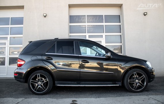 Mercedes-Benz ML 350CDI 4Matic / 170kW / A7 / ZÁRUKA / AJ NA SPLÁTKY / PROTIÚČET 2011 hnědá