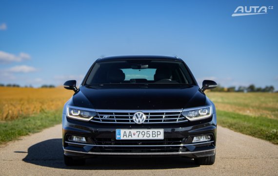 Volkswagen Passat Variant 2.0 TSI Highline R-Line 4MOTION DSG, 206kW / AJ NA SPLÁTKY / PROTIÚČET / 2015 černá