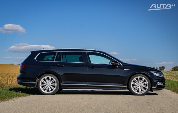 Volkswagen Passat Variant 2.0 TSI Highline R-Line 4MOTION DSG, 206kW / AJ NA SPLÁTKY / PROTIÚČET / 2015 černá