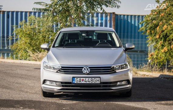 Volkswagen Passat 2.0 TDI 190k BMT Highline DSG, 140 kW, A6 / AJ NA SPLÁTKY / PROTIÚČET / 2015 šedá