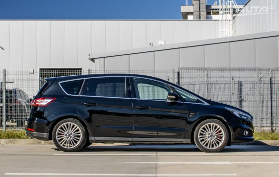 Ford S-Max 2.0 TDCi Duratorq 180 Titanium AWD 132kW AT/6 2015 / AJ NA SPLÁTKY / PROTIÚČET 2015 černá