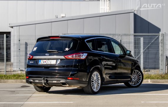 Ford S-Max 2.0 TDCi Duratorq 180 Titanium AWD 132kW AT/6 2015 / AJ NA SPLÁTKY / PROTIÚČET 2015 černá