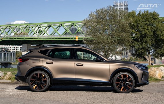 Cupra Formentor 1.5 ETSI DSG / 110kW / A7 / ZÁRUKA / AJ NA SPLÁTKY / PROTIÚČET 2026 hnědá
