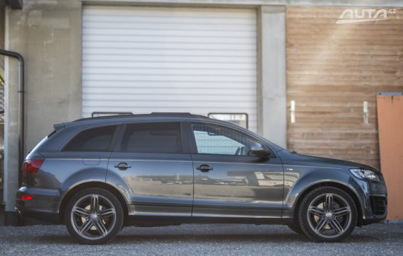 Audi Q7 3.0 TDI Quattro 180kW AT/8 2015 - 7Miest / AJ NA SPLÁTKY / PROTIÚČET 2015 šedá