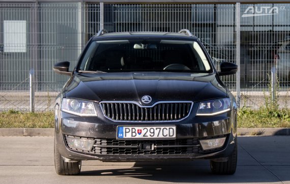 Škoda Octavia Combi 2.0 TDI Elegance 4x4 / 110kW / M6 / AJ NA SPLÁTKY / PROTIÚČET 2015 černá