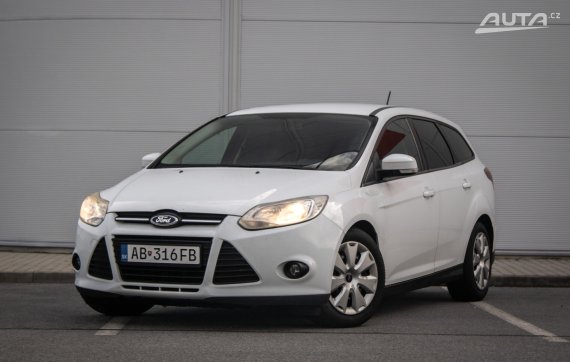 Ford Focus Kombi 1.0 SCTi, 74kW, M5, 5d. / AJ NA SPLÁTKY / PROTIÚČET / 2014 - hlavní pohled