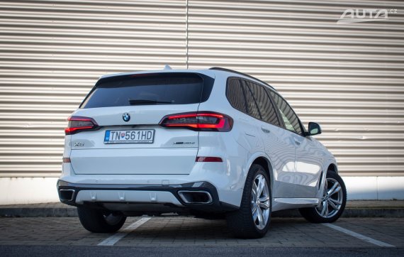 BMW X5 xDrive 30D mHEV 210kW + ZÁRUKA, M-PACKET 2022 / AJ NA SPLÁTKY / PROTIÚČET / 2022 bílá