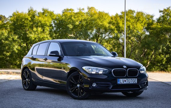 BMW Rad 1 116i Sport Line, 80kW, M6, 5d. / AJ NA SPLÁTKY / PROTIÚČET / 2015 černá