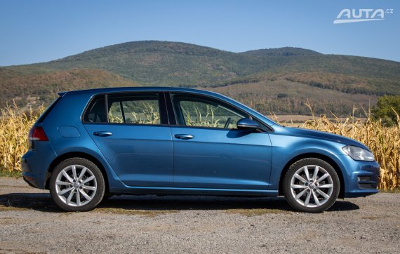 Volkswagen Golf 1.2 TSI BlueMotion Technology Trendline, 77kW, M6 / AJ NA SPLÁTKY / PROTIÚČET / 2014 modrá