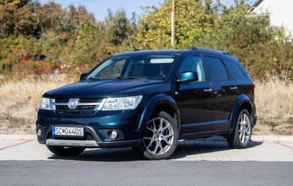 Fiat Freemont 2.0 16V MultiJet 125kW AT/6 2015 / AJ NA SPLÁTKY / PROTIÚČET 2015 - hlavní pohled