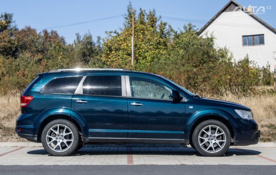 Fiat Freemont 2.0 16V MultiJet 125kW AT/6 2015 / AJ NA SPLÁTKY / PROTIÚČET 2015 modrá