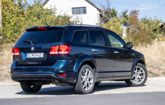 Fiat Freemont 2.0 16V MultiJet 125kW AT/6 2015 / AJ NA SPLÁTKY / PROTIÚČET 2015 modrá
