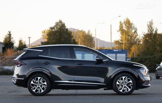 Kia Sportage 1.6 CRDi mHEV Platinum / 100kW / A7 / ZÁRUKA / AJ NA SPLÁTKY / PROTIÚČET 2023 černá
