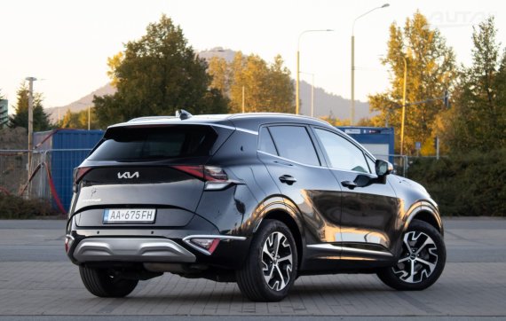 Kia Sportage 1.6 CRDi mHEV Platinum / 100kW / A7 / ZÁRUKA / AJ NA SPLÁTKY / PROTIÚČET 2023 černá