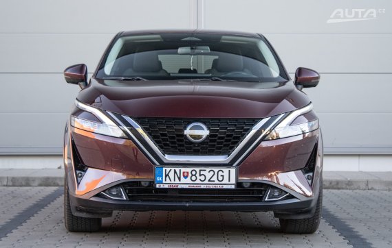 Nissan Qashqai 1.3 DIG-T 140 Mild Hybrid N-Connecta, 103kW, M6 / AJ NA SPLÁTKY / PROTIÚČET / 2023 červená